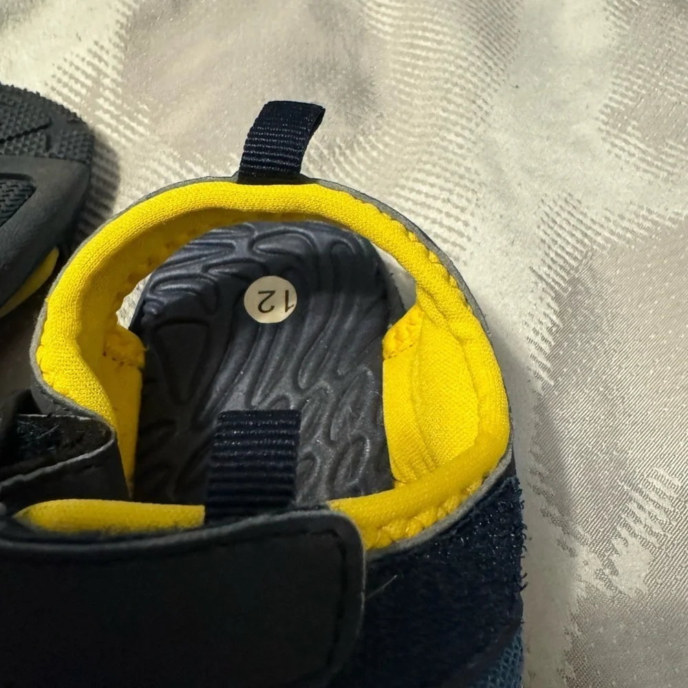 JRNDS Kids Water Shoes, Never Worn. Boys 12. Velcro‎ - Picture 7 of 9